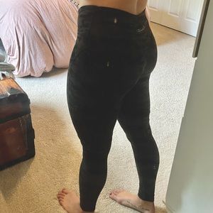 Alphalete camo leggings M